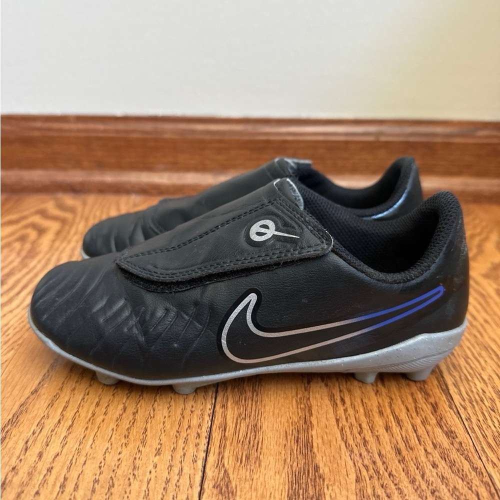 Nike Tiempo Legend 10 Club Velcro Soccer Cleats size 12C